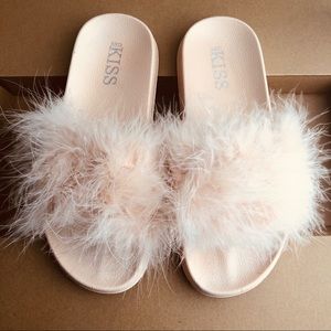 New Kiss Feather Slippers